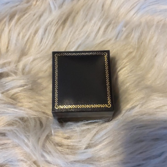 NWOT Pink Pearl Stud Earrings - Picture 3 of 3